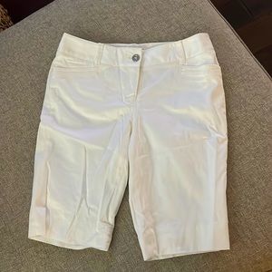 White House Black Market Brand, Mid Length, Size 0